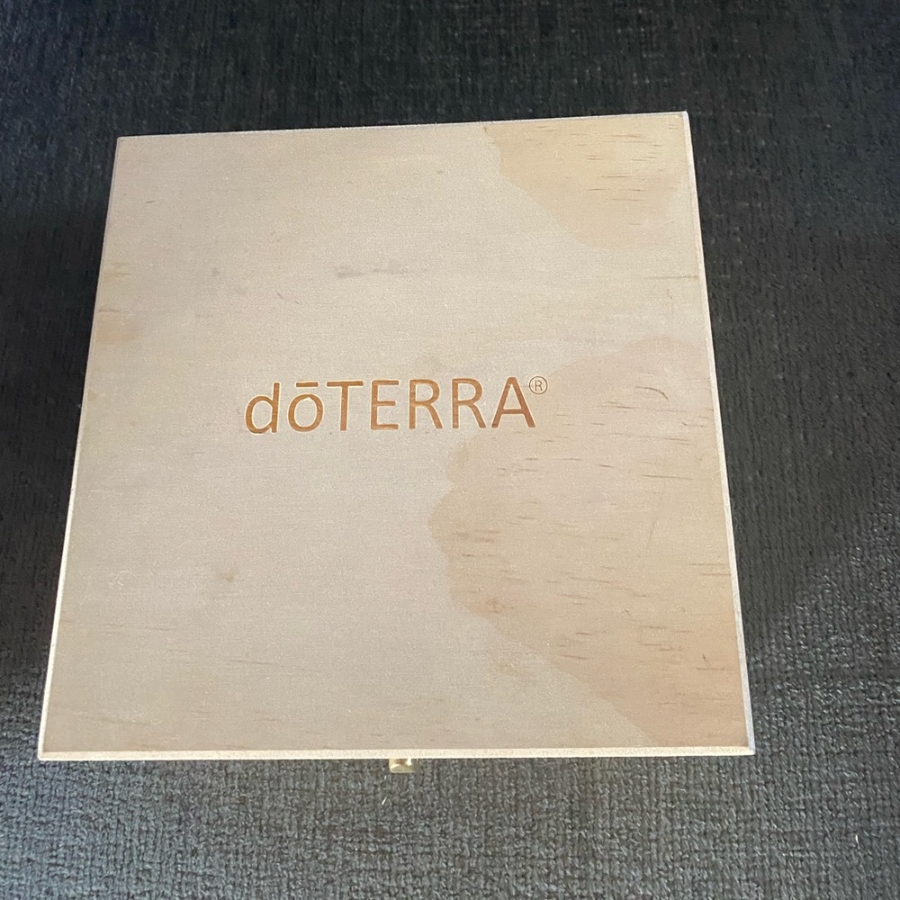 doTERRA essential oil storage container